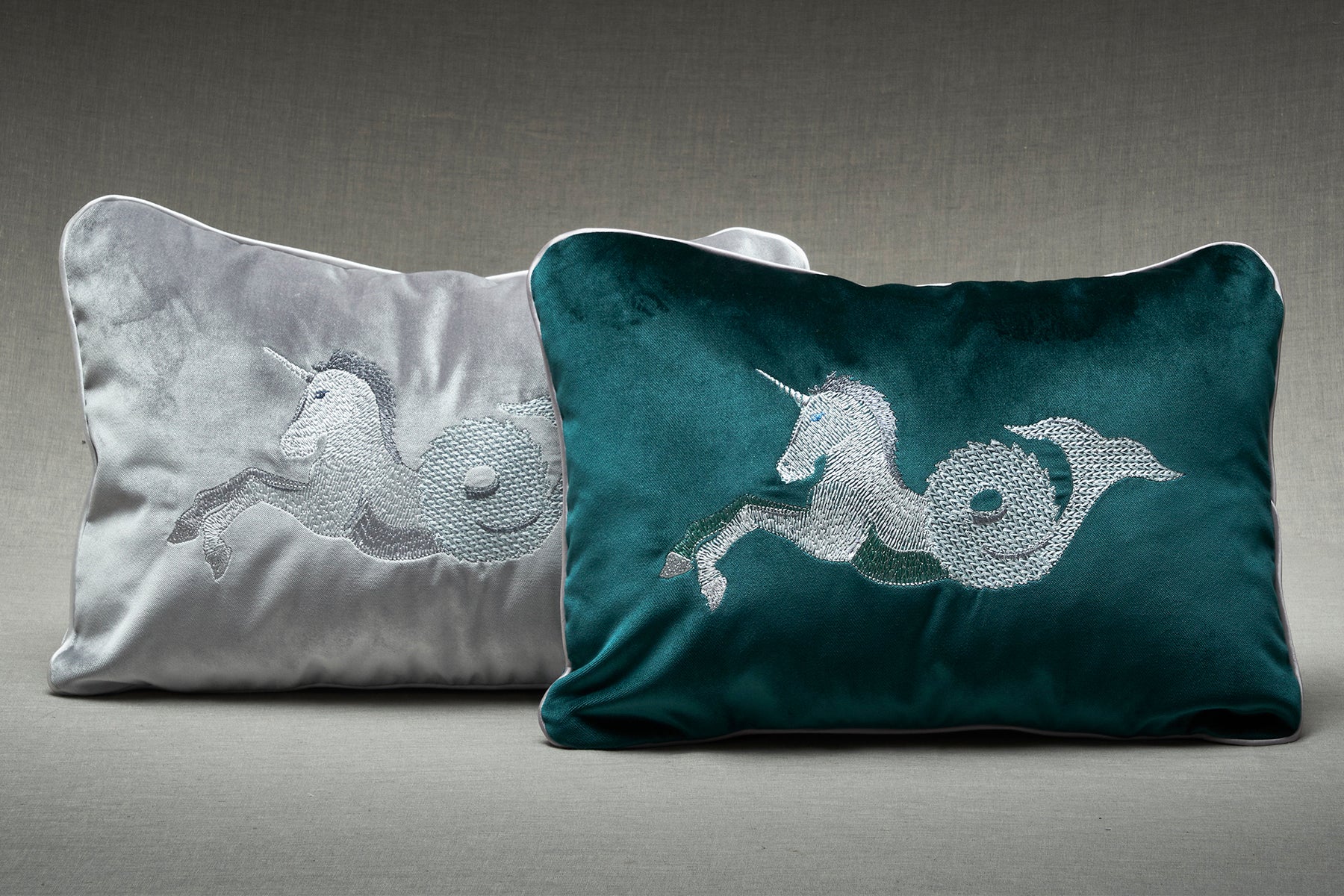 Cushion Animali Fantastici Unicorno marino su velluto