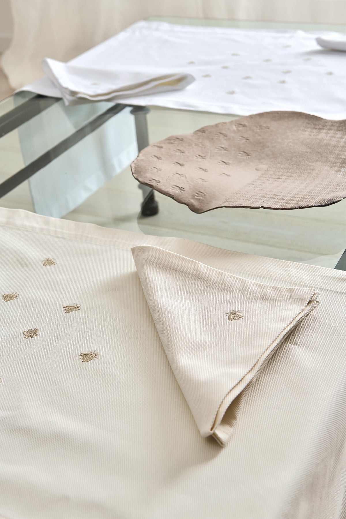 Runner Api Table linens in cotone ricamato - Mastro Raphael