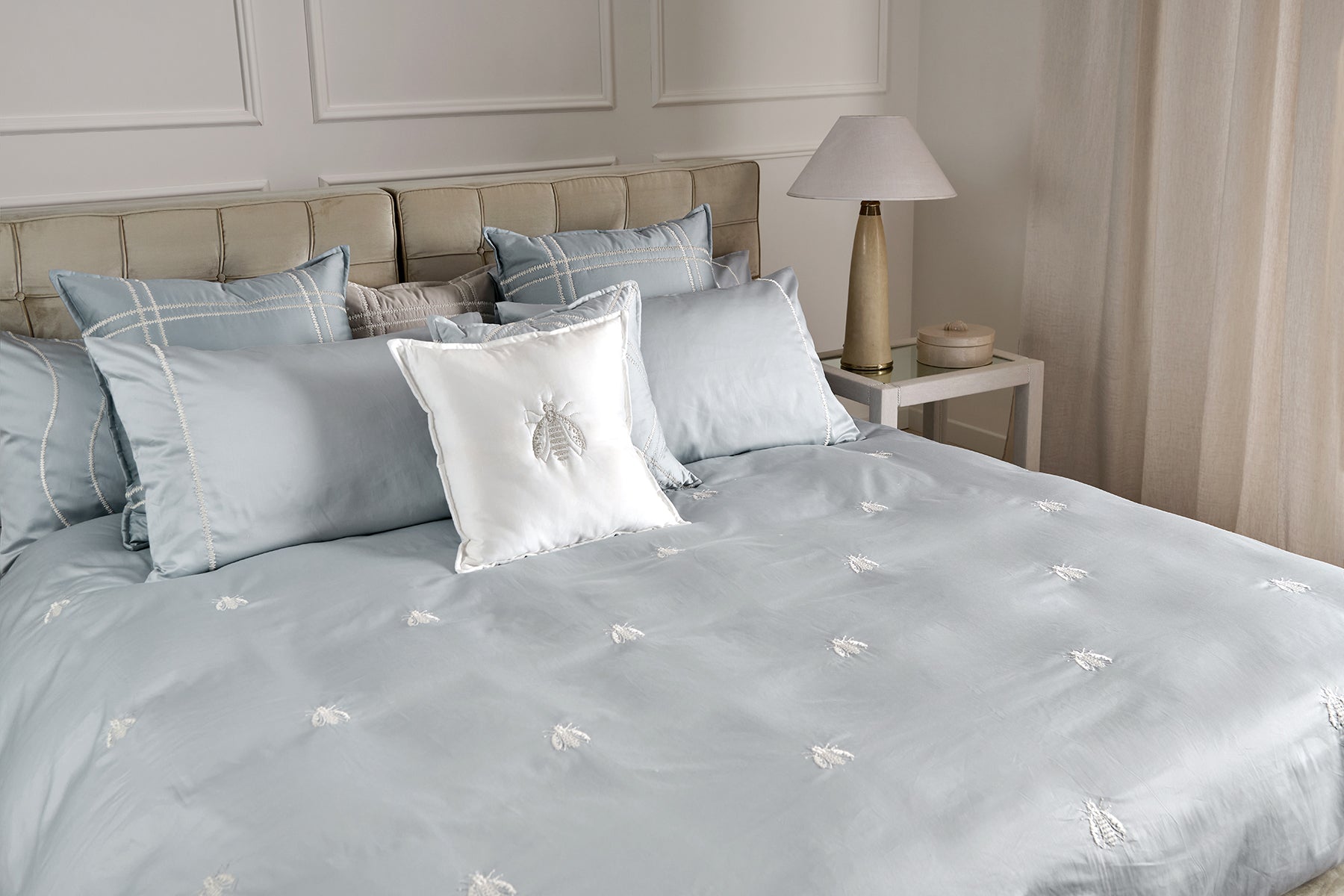 Set copripiumino Couture d’art ricamo Api - Mastro Raphael