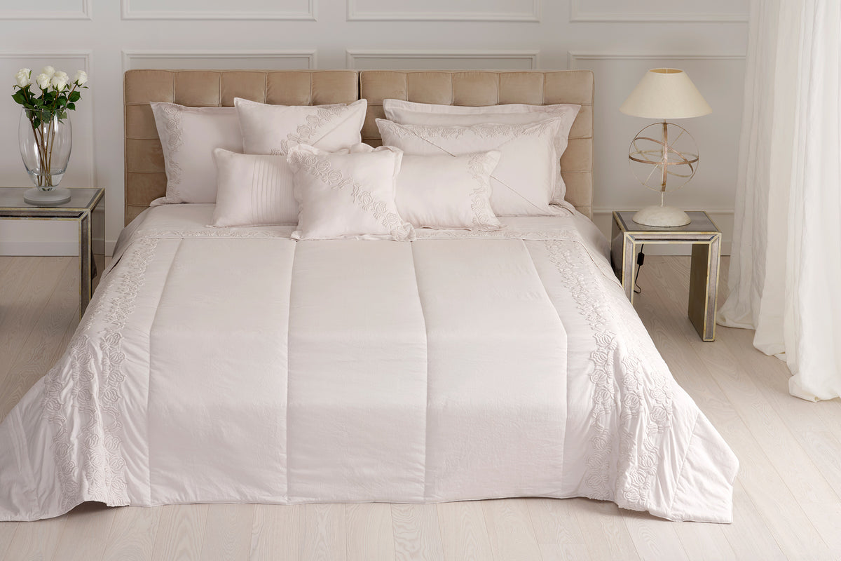 Quilt e trapunta in raso di cotone ricamato Eau de Rose - Mastro Raphael