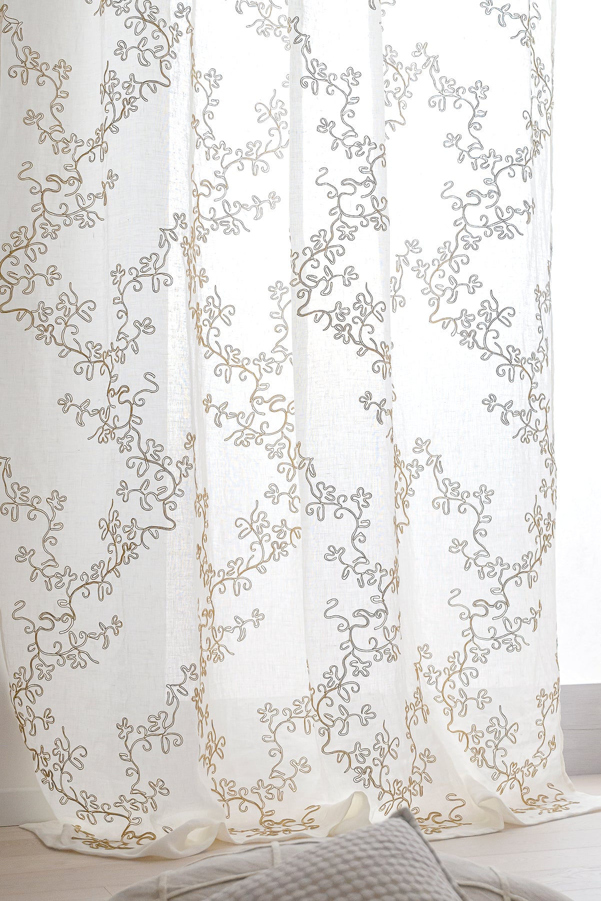 Curtain Giardino Segreto ricamo ramage allover
