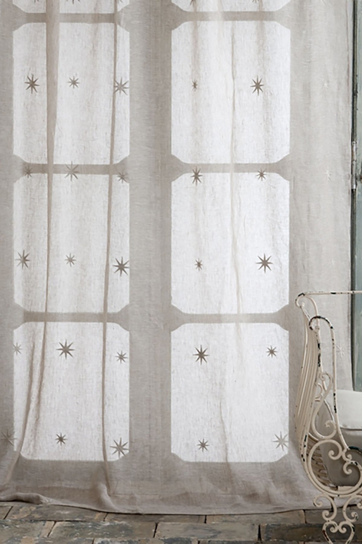 Curtain Quintessential lino ricamo stelle grandi e piccole all over