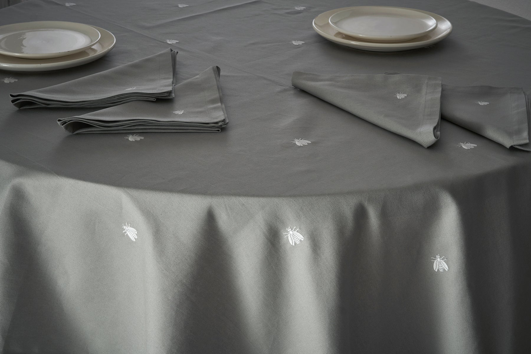 Tablecloth ricamo allover Api Table linens