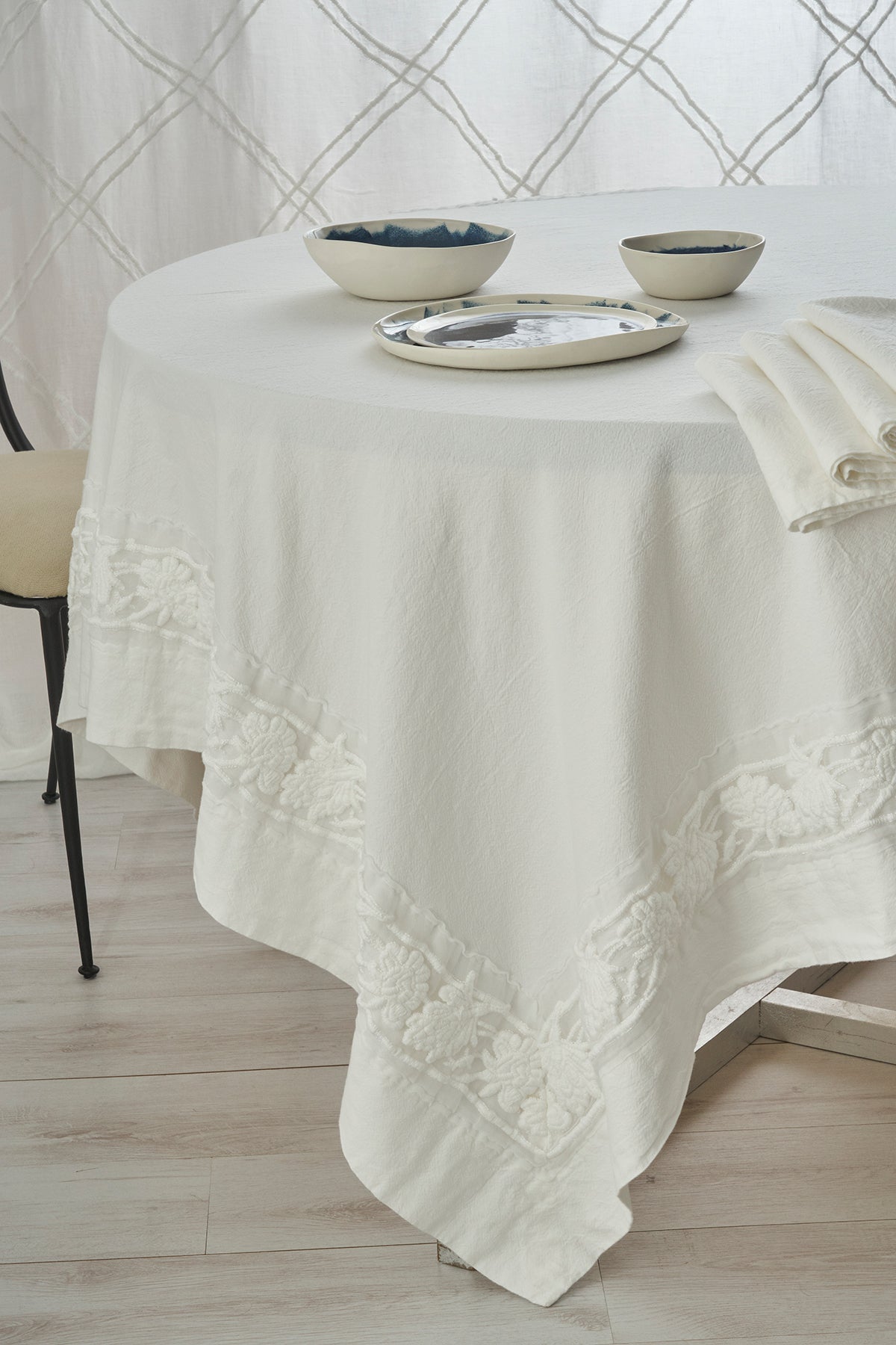 Tovaglia Mathilde table linens fascia floreale