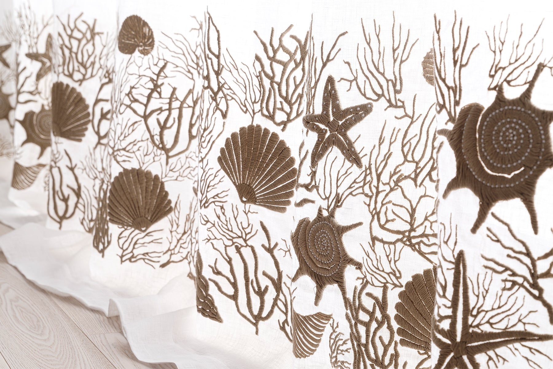 Tende ricamate in lino Acquario -  Mastro Raphael