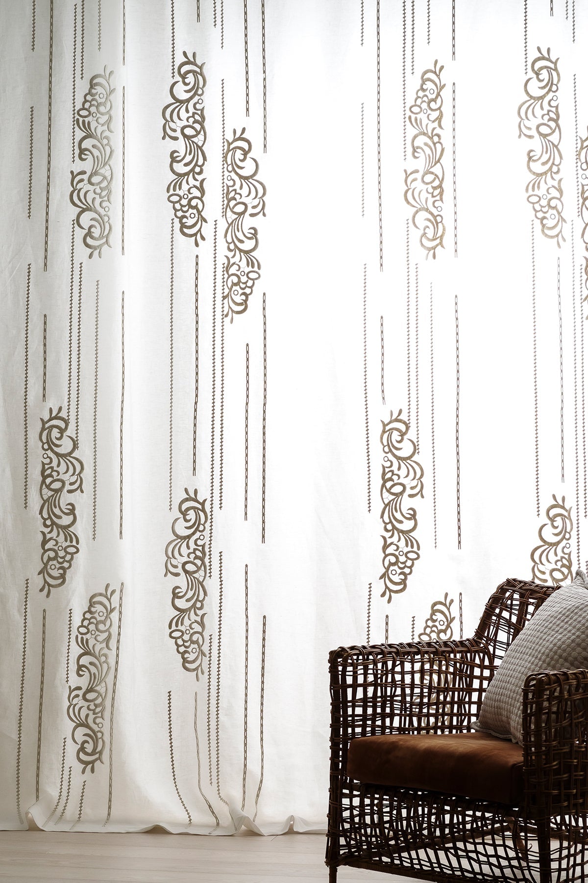 Tessuti in lino ricamato Arabesque - Mastro Raphael