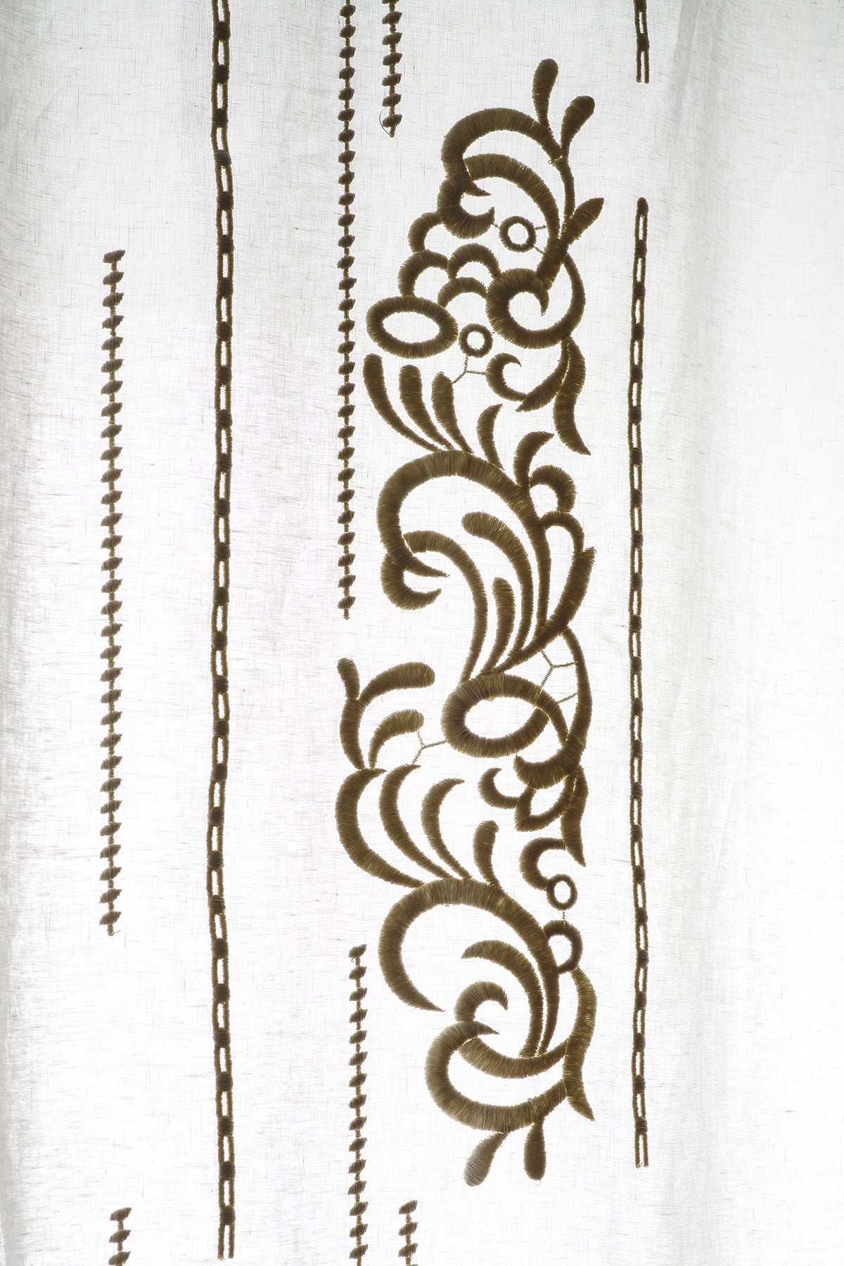 Tenda Arabesque ricamo fiori e linee - Mastro Raphael