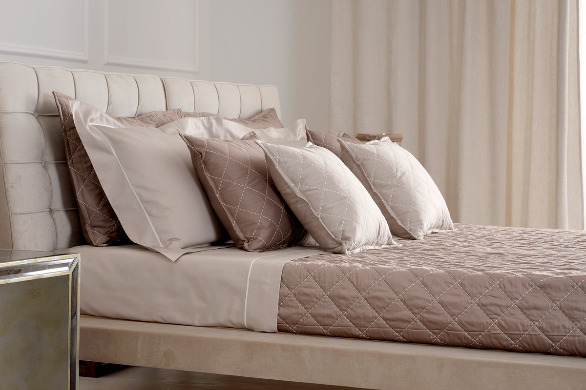 Set lenzuola in raso con  bourdon ricamato Pergamon - Mastro Raphael