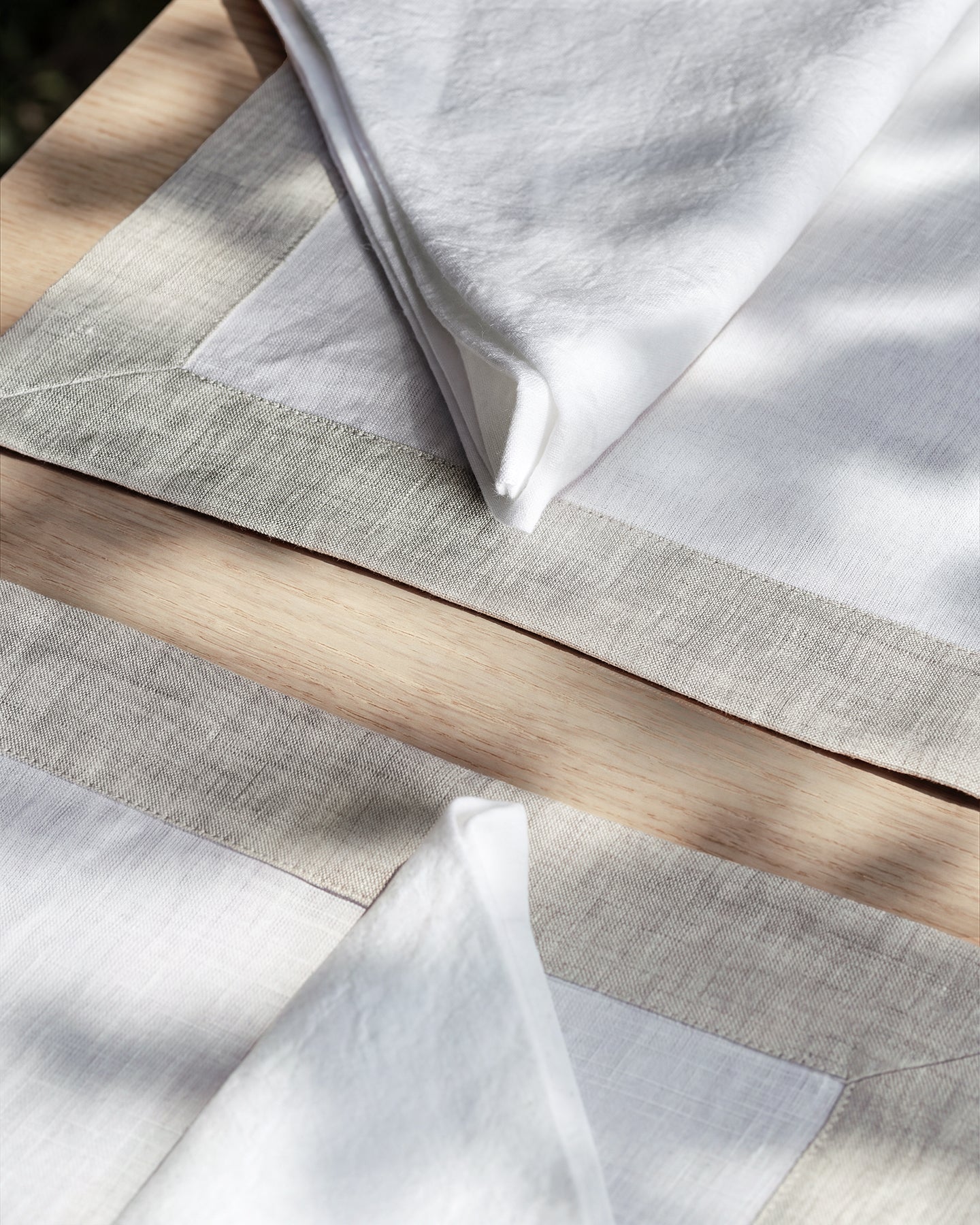 Set sottopiatti con bordo in lino Table linens - Mastro Raphael