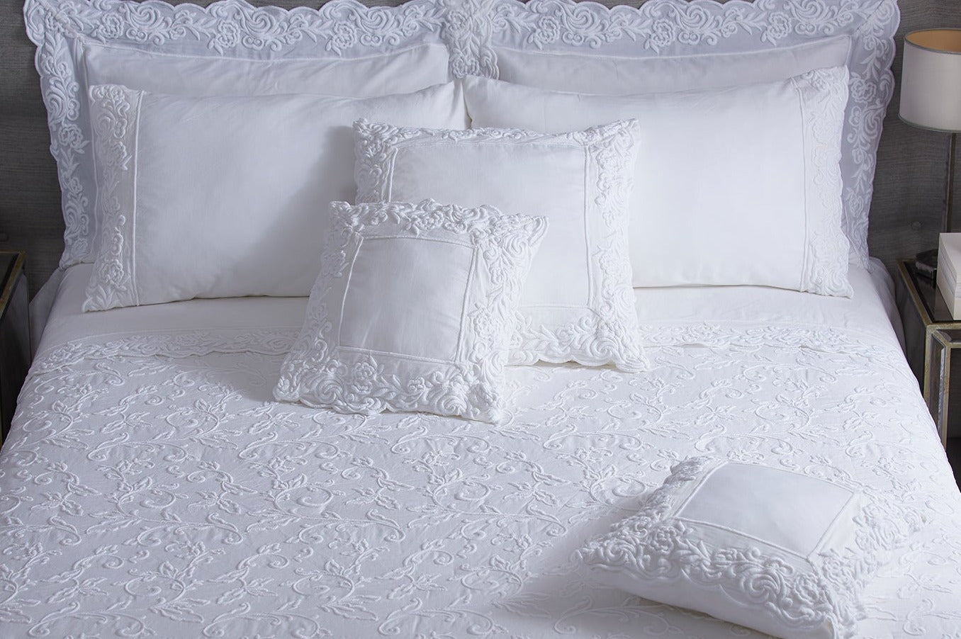 Quilted bedspread ricamo all over Dune Merveille